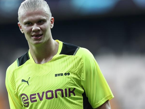 邓弗里斯：希望两到三周内复出，我们的球队就像一个大家庭（邓弗里斯：争取两三周内复出，球队如同一个大家庭）