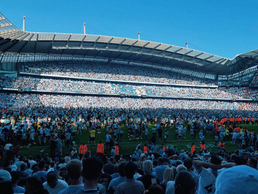 球队把比赛当训练赛打（球队把正式比赛当作练兵场）