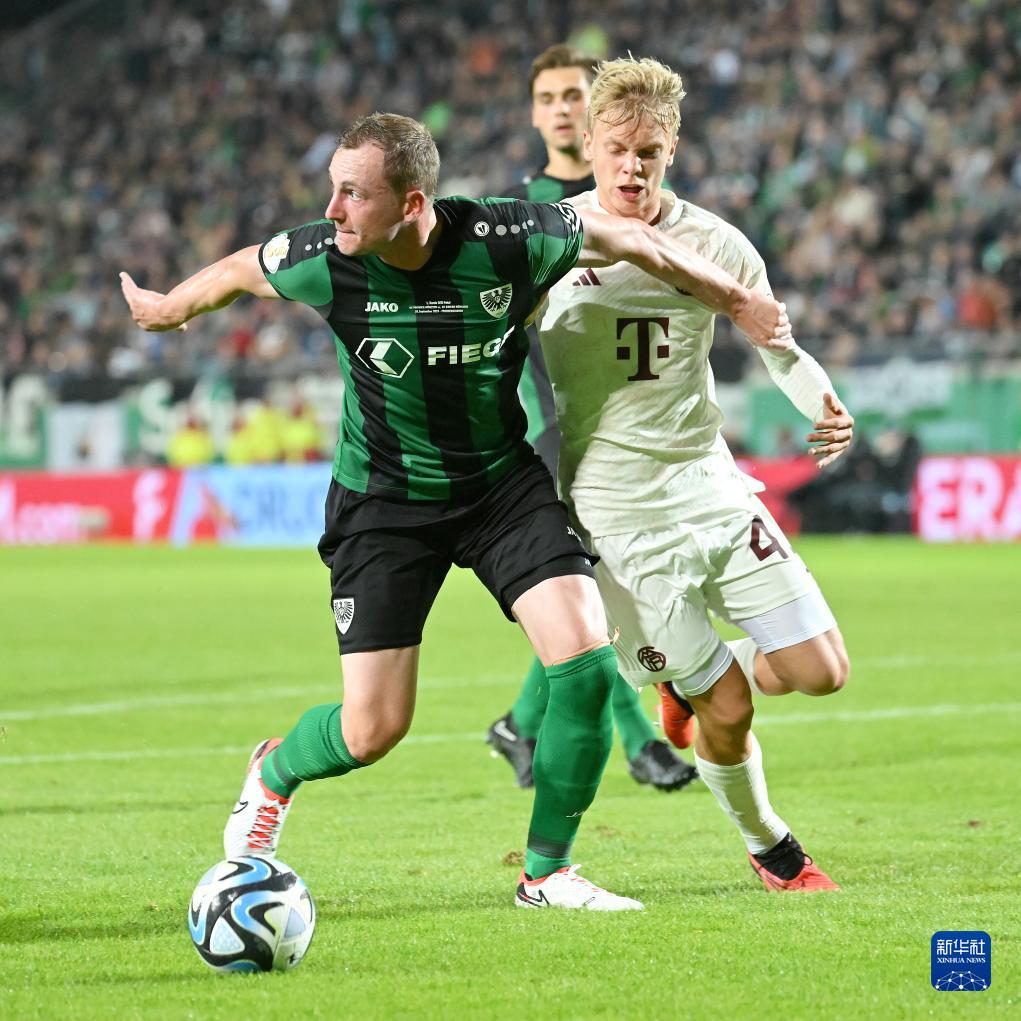 绿茵传承，足球主题文化展“十五运”站在广东美术馆开幕（“十五运”绿茵传承足球主题文化展在广东美术馆启幕）