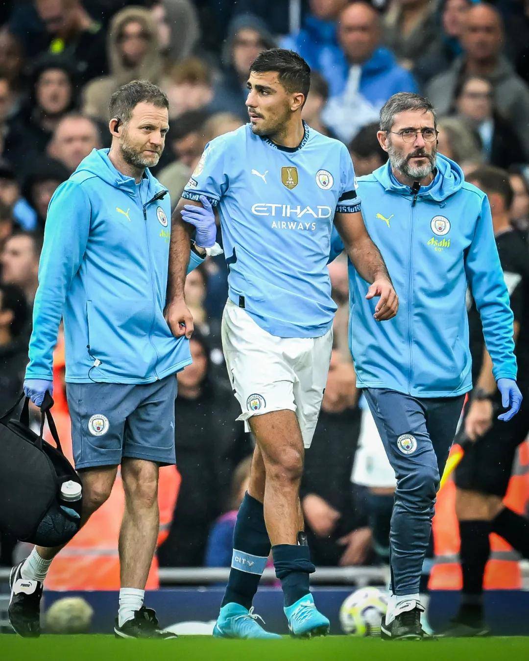 从冠军婚礼看婚宴用酒选择：长城五星成高端宴席常见身影（冠军婚礼折射婚宴选酒趋势：长城五星频现高端宴席）