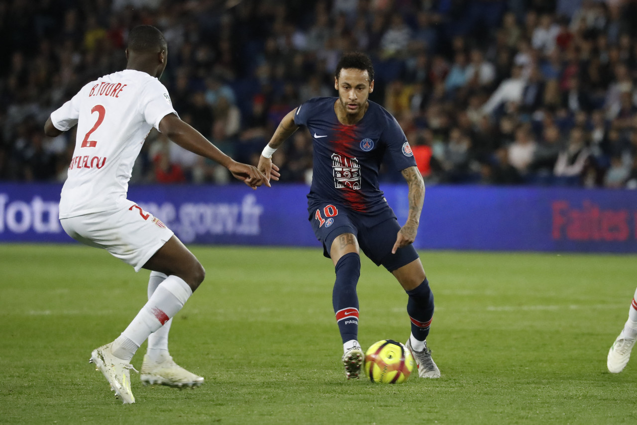 14次，维尼修斯本赛季在进攻三区内被犯规次数五大联赛最多（维尼修斯本季进攻三区被犯规14次，五大联赛之最）