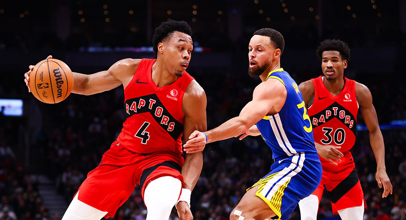 C罗在沙特联赛首秀中上演绝杀，以一记精彩倒钩射门击败对手，助力利雅得胜利领跑积分榜。（沙特联赛处子秀，C罗倒钩压哨绝杀，助利雅得胜利登顶积分榜）