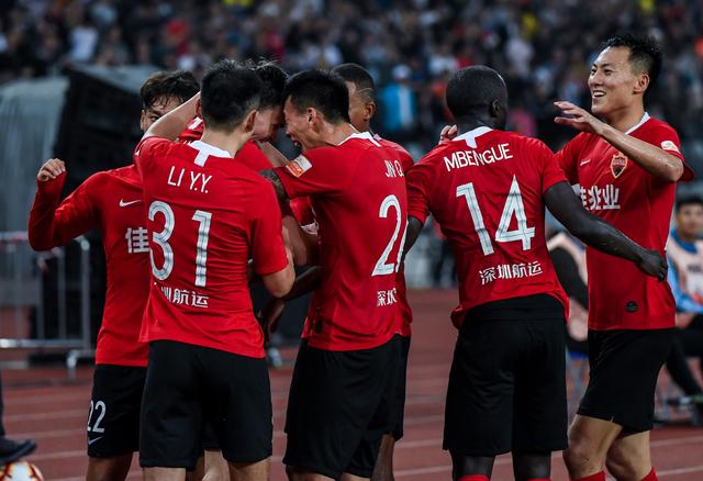 记者：埃德松经纪人不再谈续约，球员身价可能降至3000-4000万（记者：埃德松经纪人暂停续约沟通，球员估值或降至3000万-4000万）