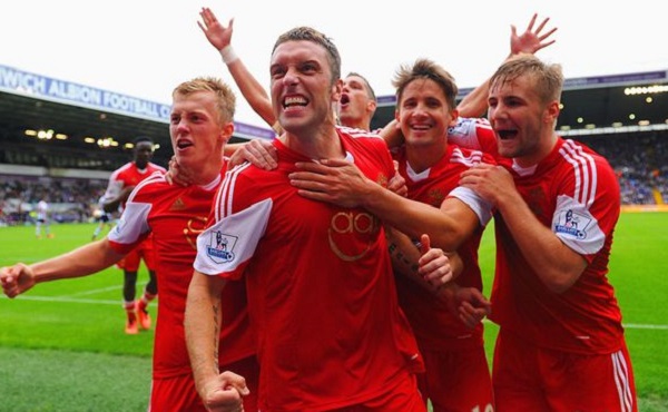 亚冠海港VS柔佛新山：3大外援出击，两大国足希望之星领衔，李圣龙冲锋（亚冠海港PK柔佛新山：三外援齐上阵，两位国足希望之星领衔，李圣龙锋线冲击）