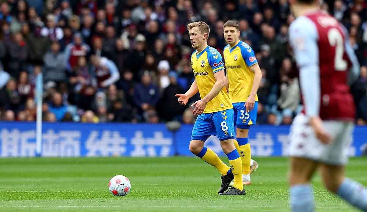 活塞逆转击败开拓者，坎宁安和邓罗关键表现助力取胜，展现强大韧性。（活塞逆袭擒下开拓者，坎宁安与邓罗关键时刻发力，韧性尽显）